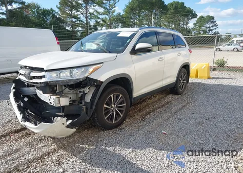 2019 Toyota Highlander Xle z USA, uszkodzony, nr VIN 5TDJZRFH8KS997051